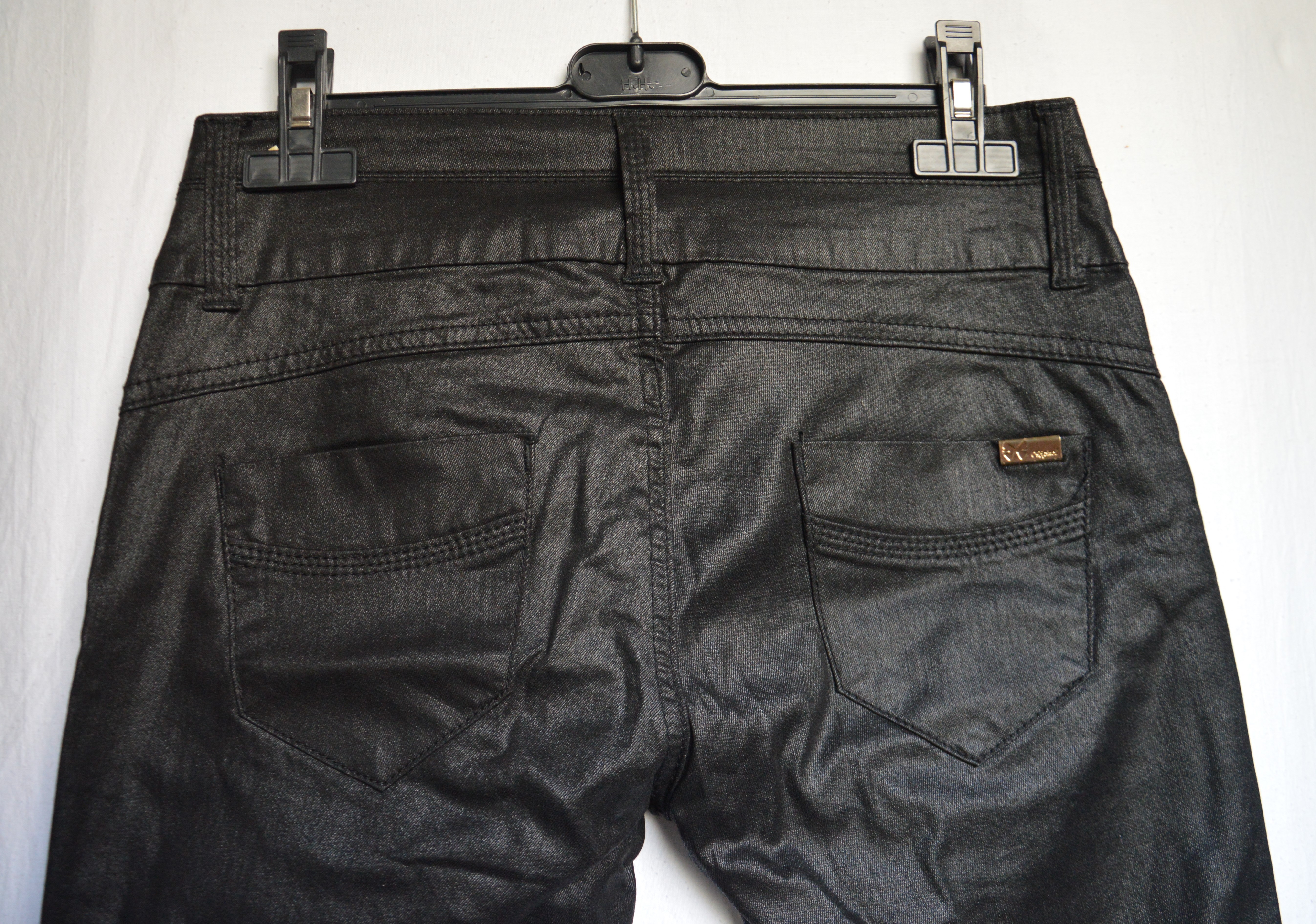 leatherlook trousers - detail1